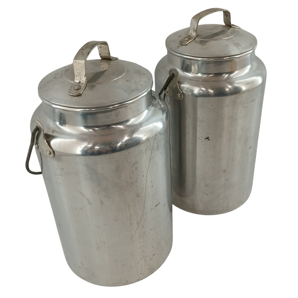Set of 2 VTG Aluminum Milk Canisters Lidded Farmhouse Dairy Pails Rustic Decor